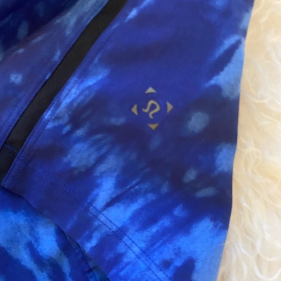 EUC 9/10 Lululemon men’s tie-die shorts in Size S!! - Picture 4 of 7